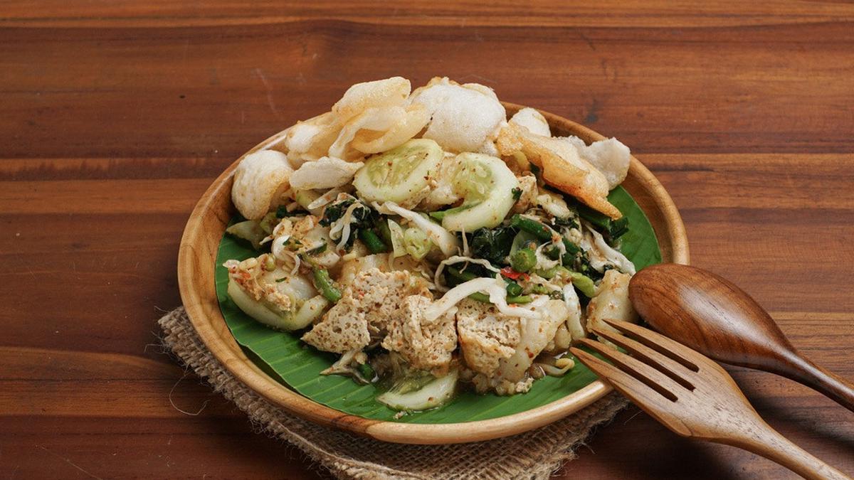 Warung Lotek Bu Rum: Classic Flavors That Bite into Cilacap's Soul