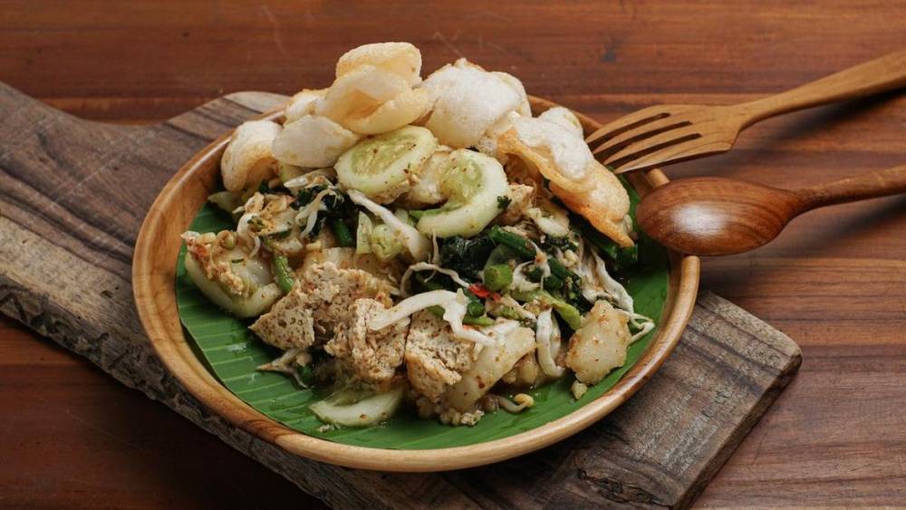 Warung Lotek Bu Rum: Timeless Flavors That Bite Into Cilacap's Soul